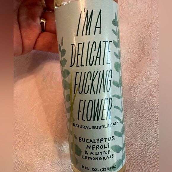 Blue Q Bubble Bath Delicate Flower Eucalyptus Neroli Lemongrass - Picture 2 of 5